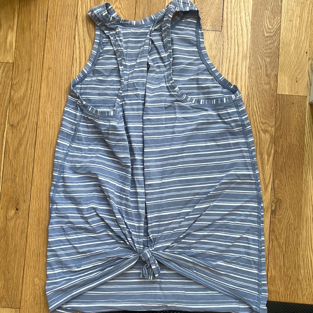 Lulu lemon top